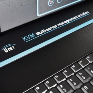 DNKVGVTA-001-0 - KVM GAVETA 17" VGA 1 PORTA 1 USB - DN-KVM-1000. - D-NET