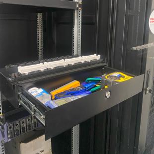 DNFEBABB-001-0 - BANCADA TCNICA PARA RACK 19 - DN-BENCH-BOX - D-NET